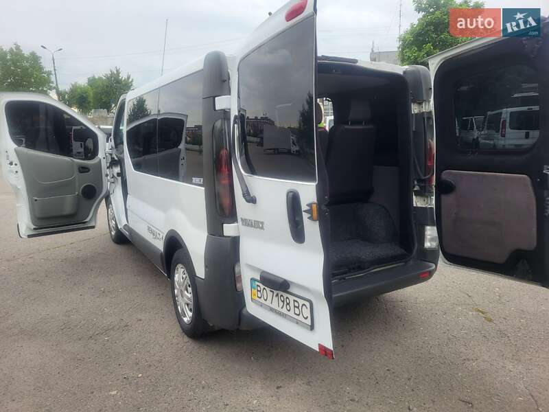 Мінівен Renault Trafic 2004 в Хмельницькому
