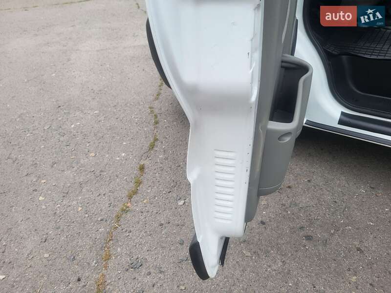 Мінівен Renault Trafic 2004 в Хмельницькому
