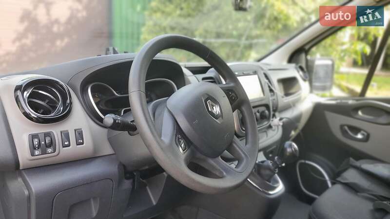 Грузовой фургон Renault Trafic 2015 в Киеве
