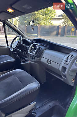 Мінівен Renault Trafic 2012 в 