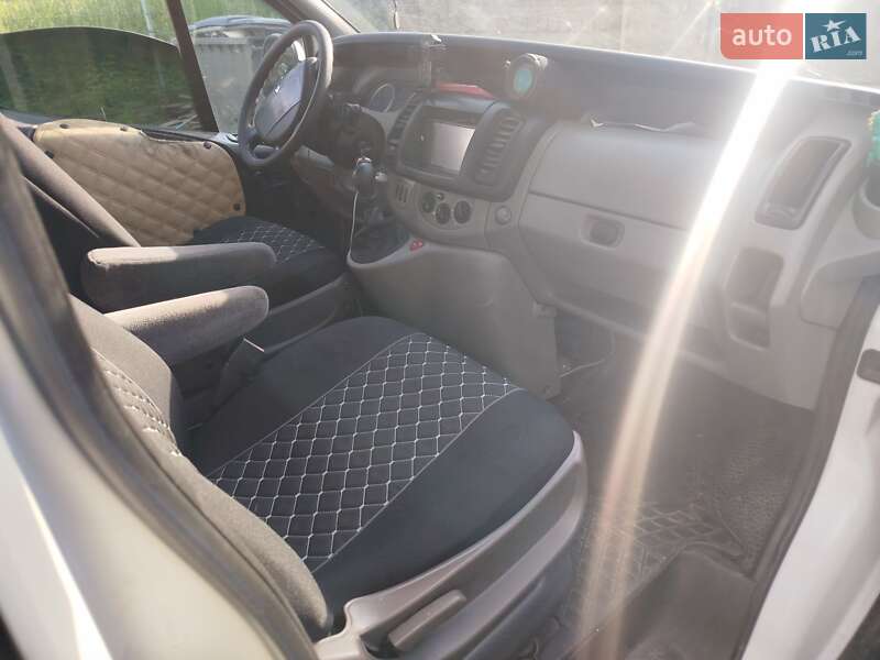 Минивэн Renault Trafic 2005 в Ивано-Франковске фото 2 Минивэн Renault Trafic 2005 в Ивано-Франковске