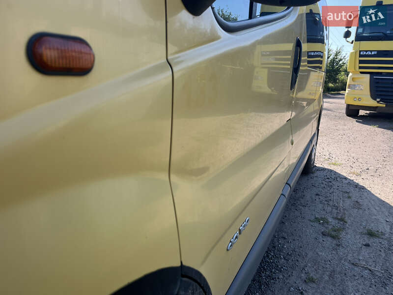 Минивэн Renault Trafic 2005 в Глухове