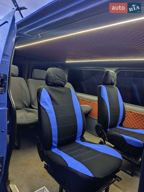 Минивэн Renault Trafic 2005 в Ивано-Франковске