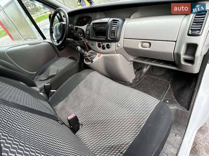 Вантажний фургон Renault Trafic 2009 в Львові фото 5 Вантажний фургон Renault Trafic 2009 в Львові