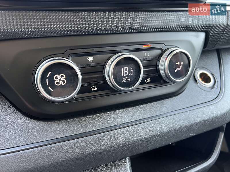 Грузовой фургон Renault Trafic 2023 в Луцке