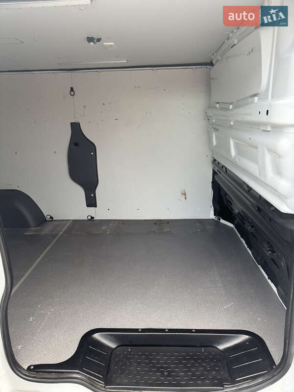 Грузовой фургон Renault Trafic 2016 в Полтаве