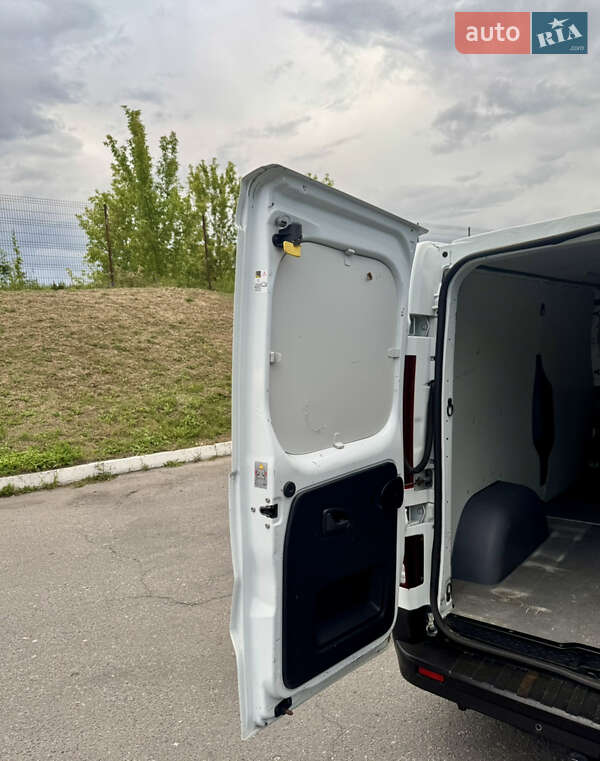 Грузовой фургон Renault Trafic 2016 в Полтаве