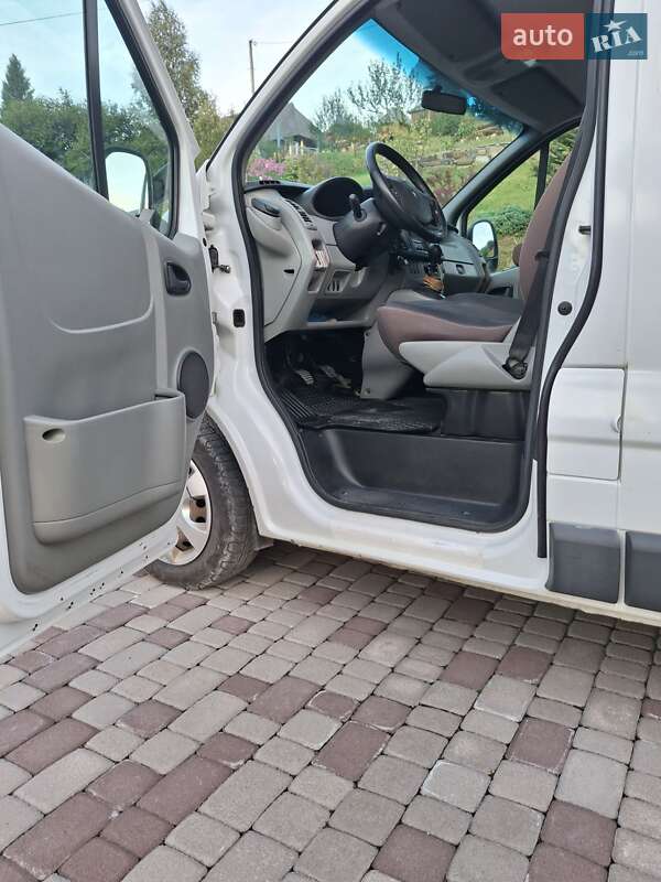 Минивэн Renault Trafic 2012 в Славском фото 6 Минивэн Renault Trafic 2012 в Славском