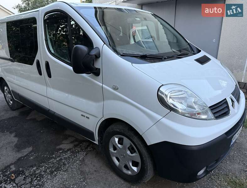 Мінівен Renault Trafic 2013 в Кам'янець-Подільському