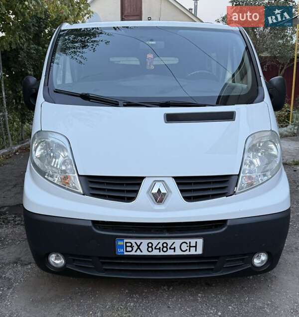 Мінівен Renault Trafic 2013 в Кам'янець-Подільському