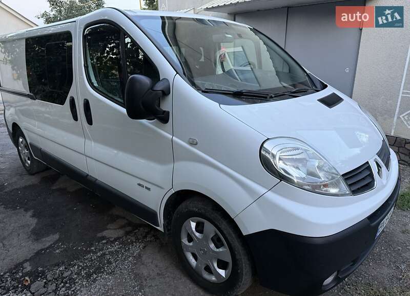Мінівен Renault Trafic 2013 в Кам'янець-Подільському