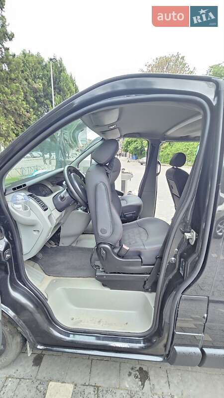 Минивэн Renault Trafic 2006 в Ужгороде