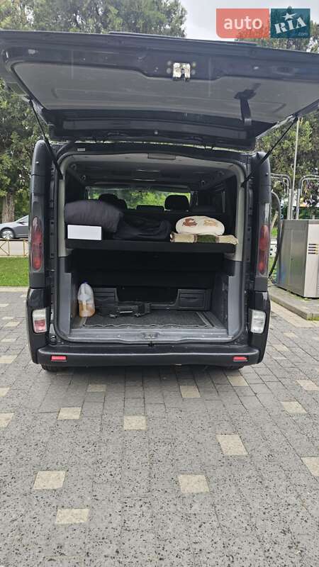 Минивэн Renault Trafic 2006 в Ужгороде