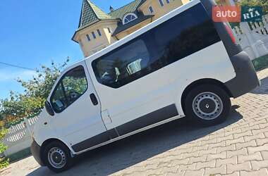 Вантажний фургон Renault Trafic 2004 в Чернівцях