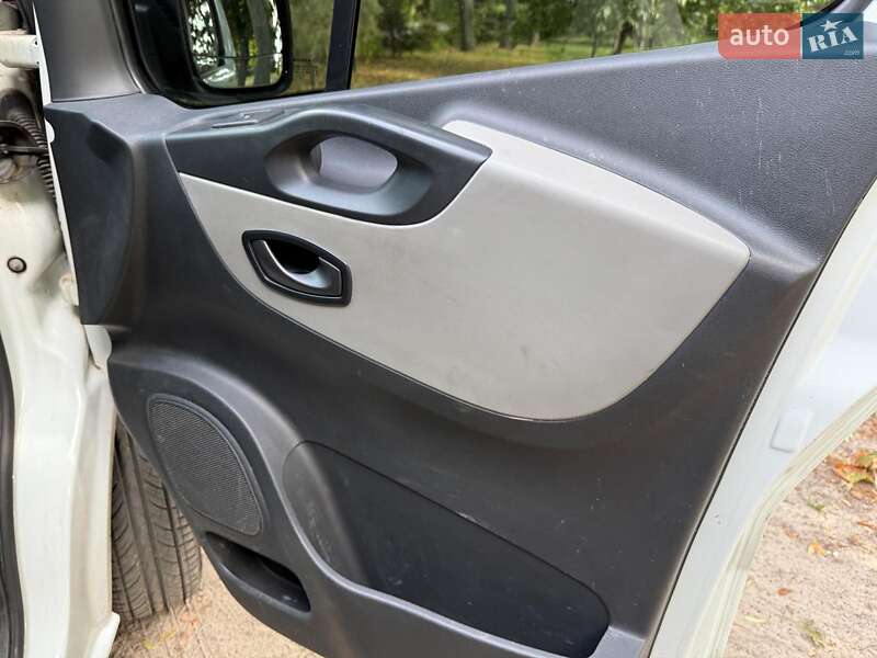 Мінівен Renault Trafic 2016 в Києві