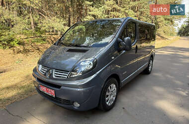 Минивэн Renault Trafic 2014 в 