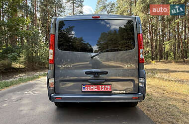 Минивэн Renault Trafic 2014 в 