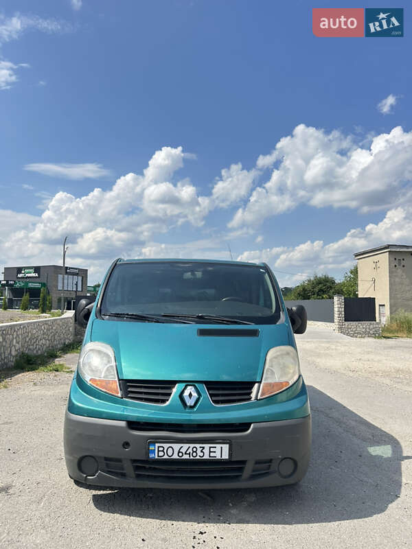 Грузовой фургон Renault Trafic 2006 в Тернополе