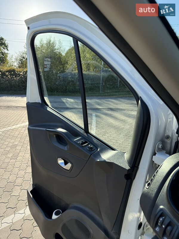 Мінівен Renault Trafic 2020 в Львові