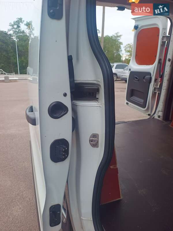 Грузовой фургон Renault Trafic 2021 в Коростене фото 24 Грузовой фургон Renault Trafic 2021 в Коростене