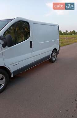 Грузовой фургон Renault Trafic 2004 в Сарнах