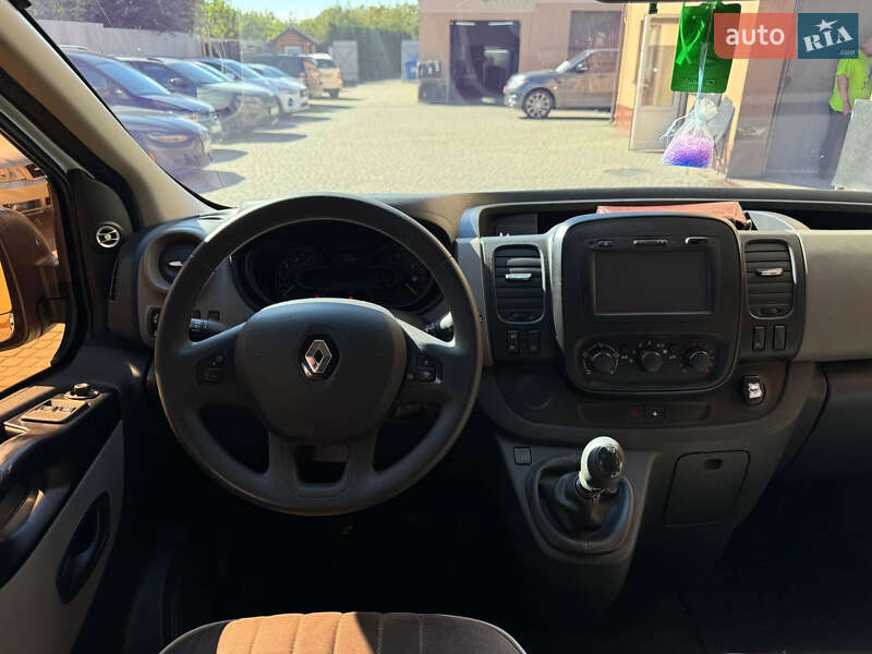 Минивэн Renault Trafic 2017 в Ужгороде