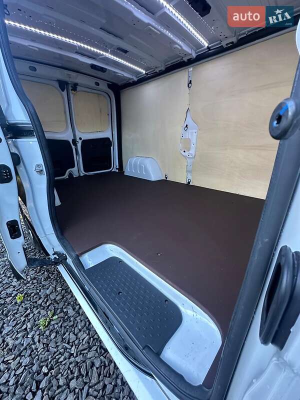 Вантажний фургон Renault Trafic 2022 в Києві