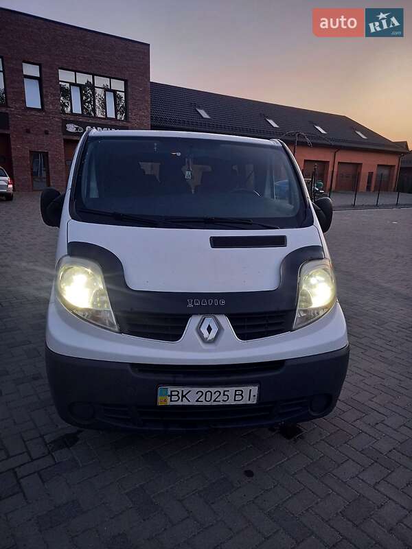 Мінівен Renault Trafic 2008 в Рівному