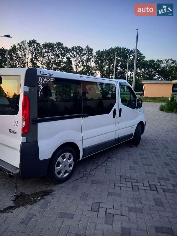 Мінівен Renault Trafic 2008 в Рівному