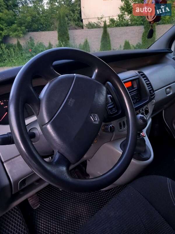 Мінівен Renault Trafic 2008 в Рівному