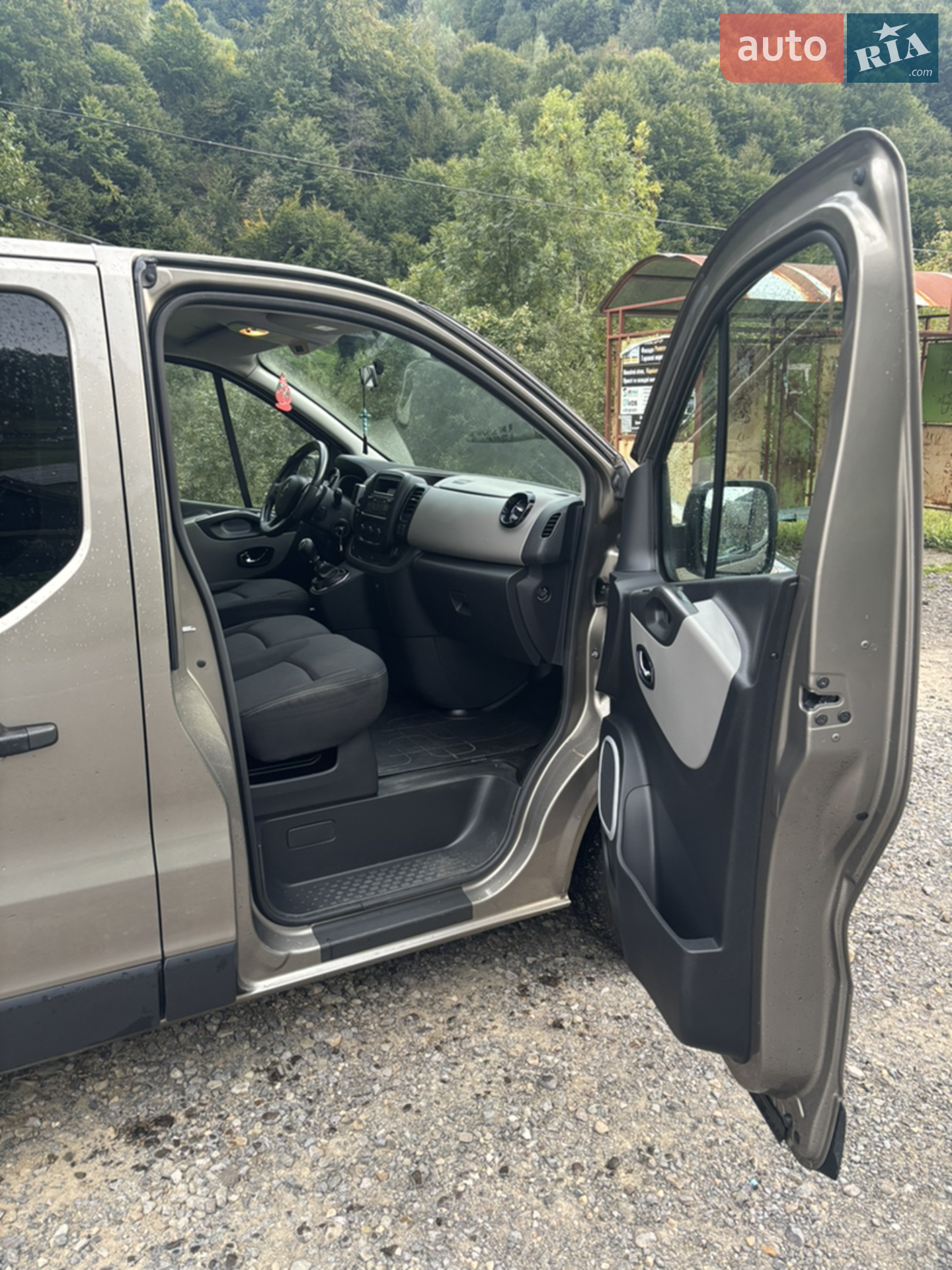 2015 Renault Trafic - мініатюра 2