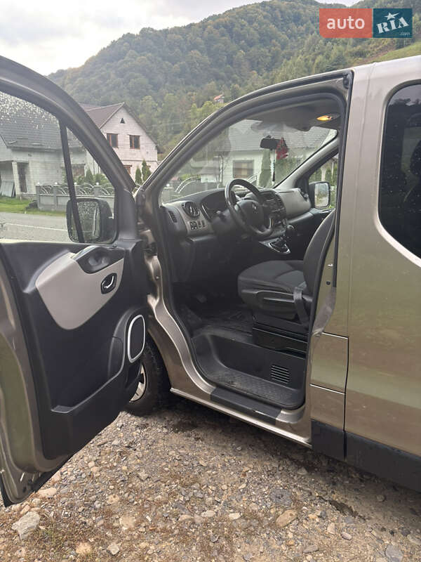 Минивэн Renault Trafic 2015 в Хусте фото 3 Минивэн Renault Trafic 2015 в Хусте