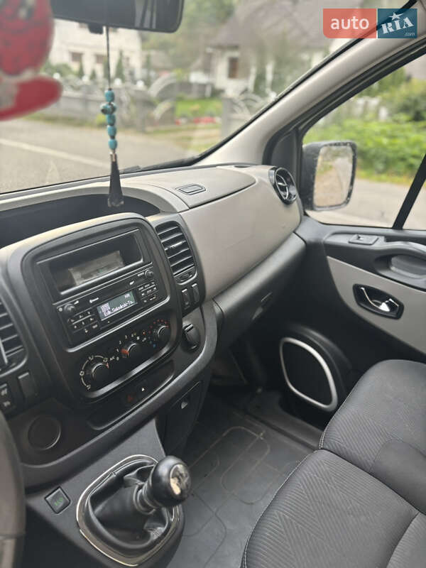 Минивэн Renault Trafic 2015 в Хусте фото 9 Минивэн Renault Trafic 2015 в Хусте