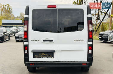 Мінівен Renault Trafic 2016 в 