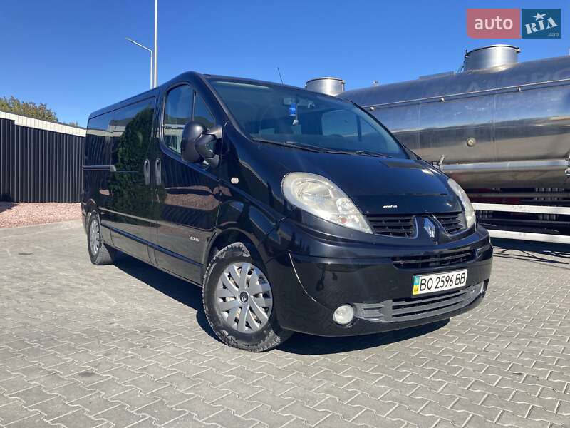 Минивэн Renault Trafic 2009 в 