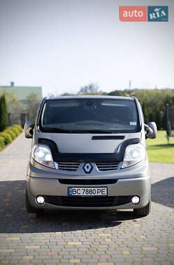 Минивэн Renault Trafic 2012 в 