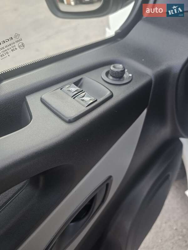 Грузопассажирский фургон Renault Trafic 2019 в Днепре