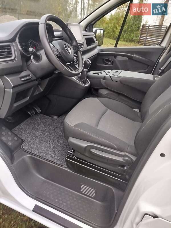 Грузовой фургон Renault Trafic 2023 в Львове