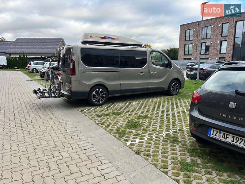 Мінівен Renault Trafic 2017 в Дніпрі