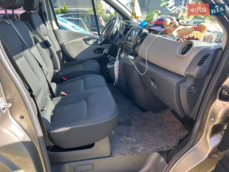 Мінівен Renault Trafic 2017 в Дніпрі