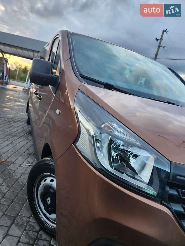 Минивэн Renault Trafic 2015 в Ивано-Франковске