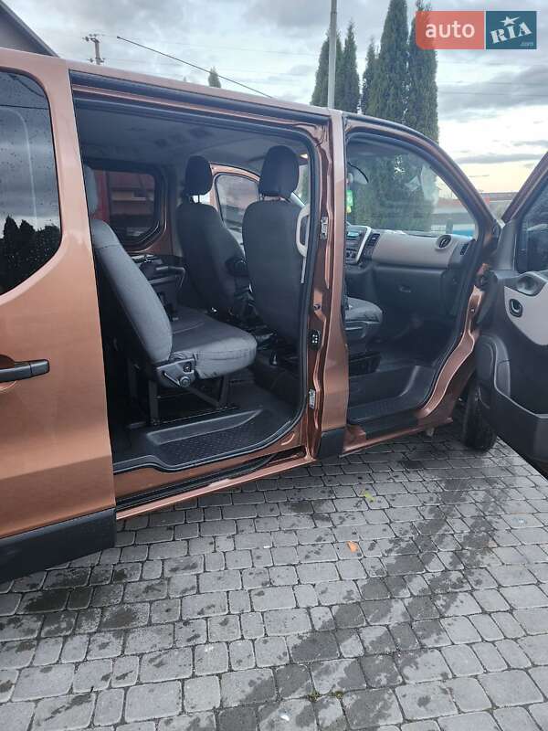 Минивэн Renault Trafic 2015 в Ивано-Франковске