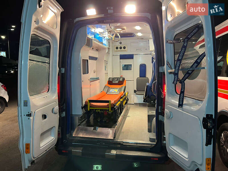 Автомобіль швидкої допомоги Renault Trafic 2013 в Києві