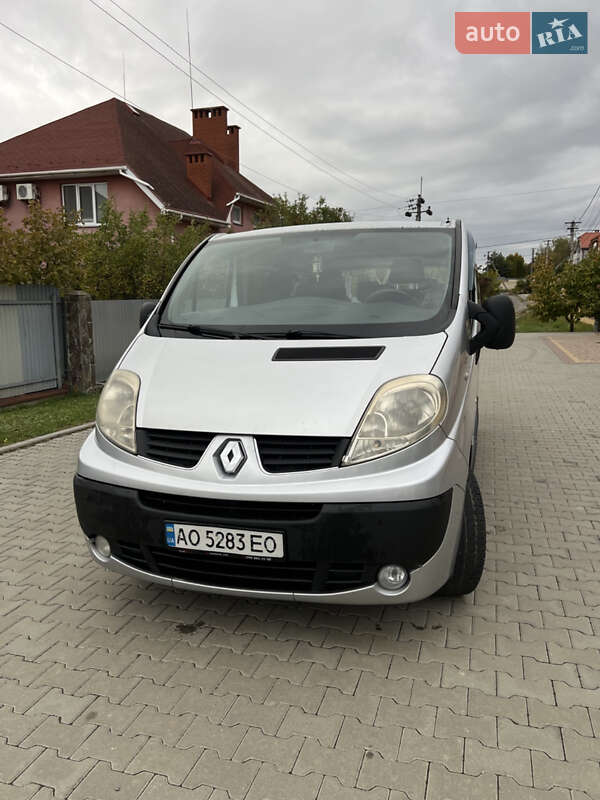 Мінівен Renault Trafic 2012 в Ужгороді