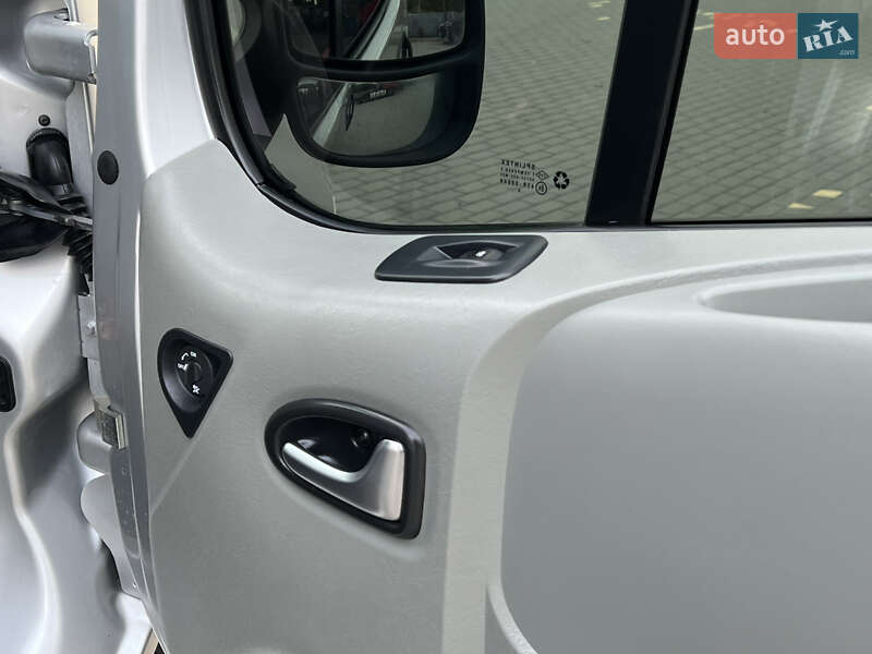 Мінівен Renault Trafic 2011 в Ковелі