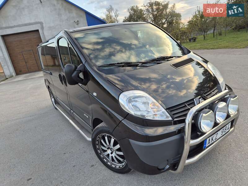 Грузовой фургон Renault Trafic 2013 в 