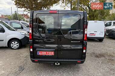 Минивэн Renault Trafic 2016 в 