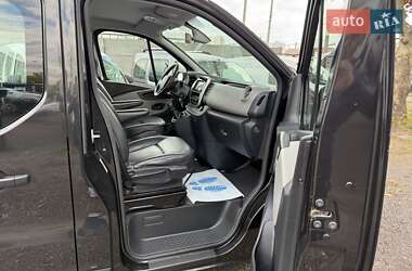 Минивэн Renault Trafic 2016 в 