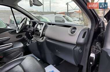 Минивэн Renault Trafic 2016 в 