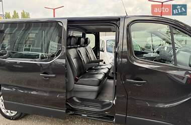 Минивэн Renault Trafic 2016 в 